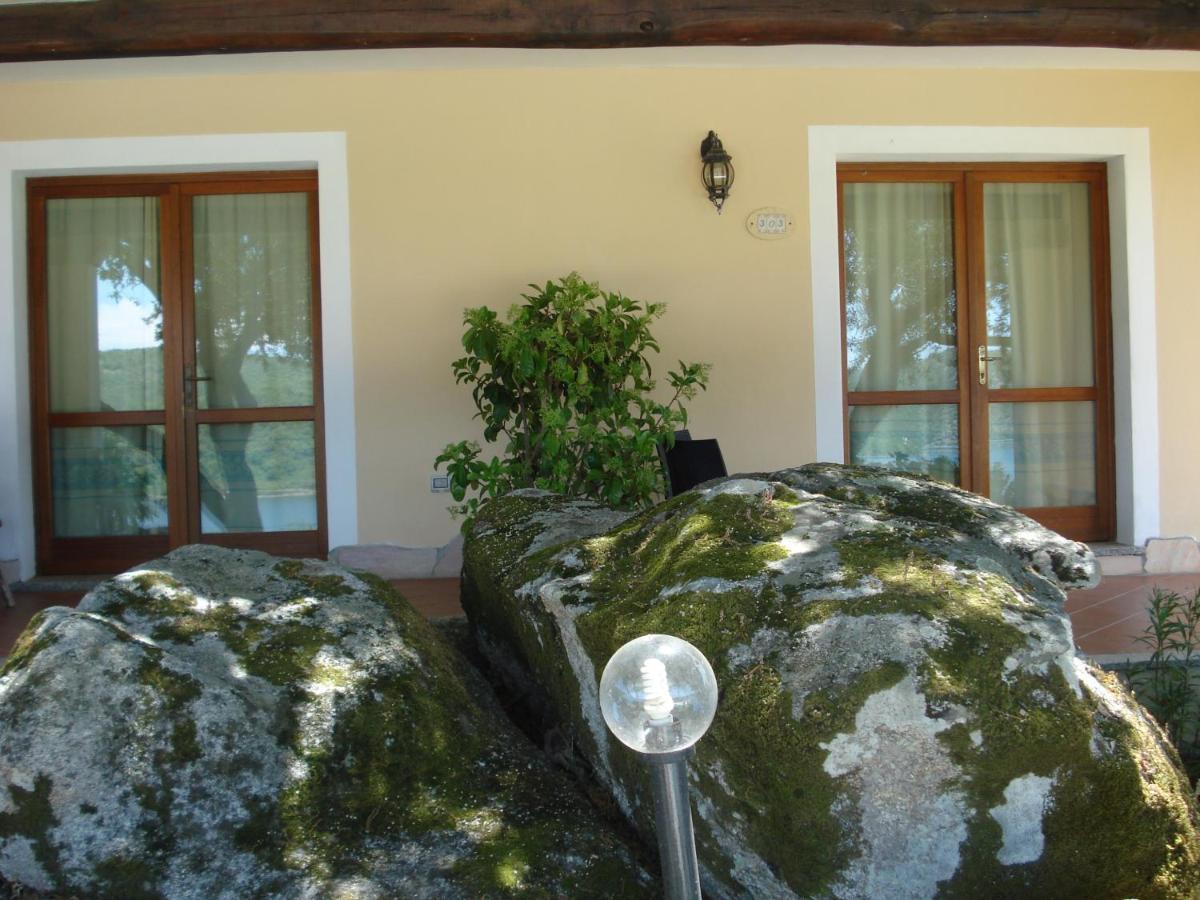 Hotel Valkarana Country Relais (Adults Only) Сант'Антонио-ди-Галлура Экстерьер фото