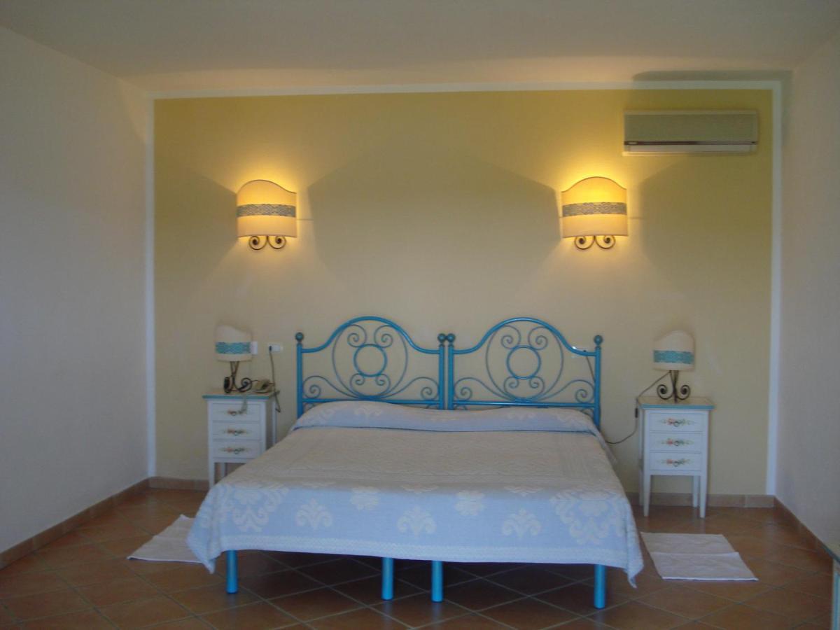 Hotel Valkarana Country Relais (Adults Only) Сант'Антонио-ди-Галлура Экстерьер фото