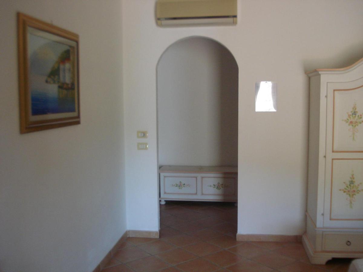 Hotel Valkarana Country Relais (Adults Only) Сант'Антонио-ди-Галлура Экстерьер фото