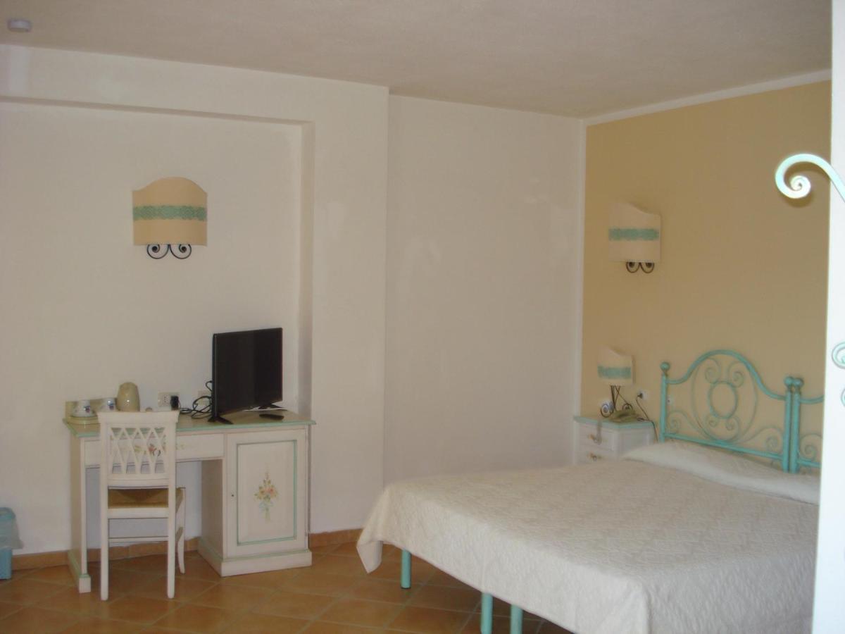 Hotel Valkarana Country Relais (Adults Only) Сант'Антонио-ди-Галлура Экстерьер фото