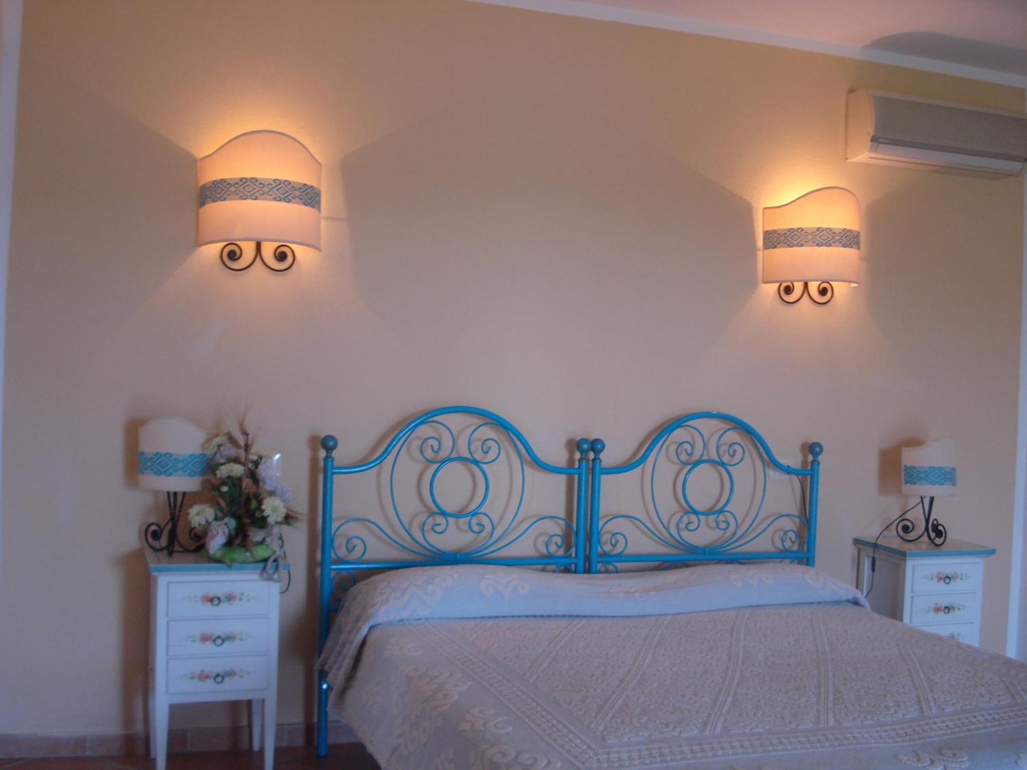 Hotel Valkarana Country Relais (Adults Only) Сант'Антонио-ди-Галлура Номер фото
