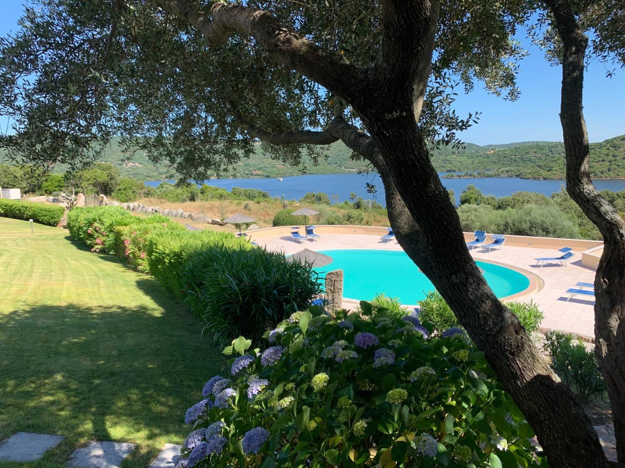 Hotel Valkarana Country Relais (Adults Only) Сант'Антонио-ди-Галлура Экстерьер фото