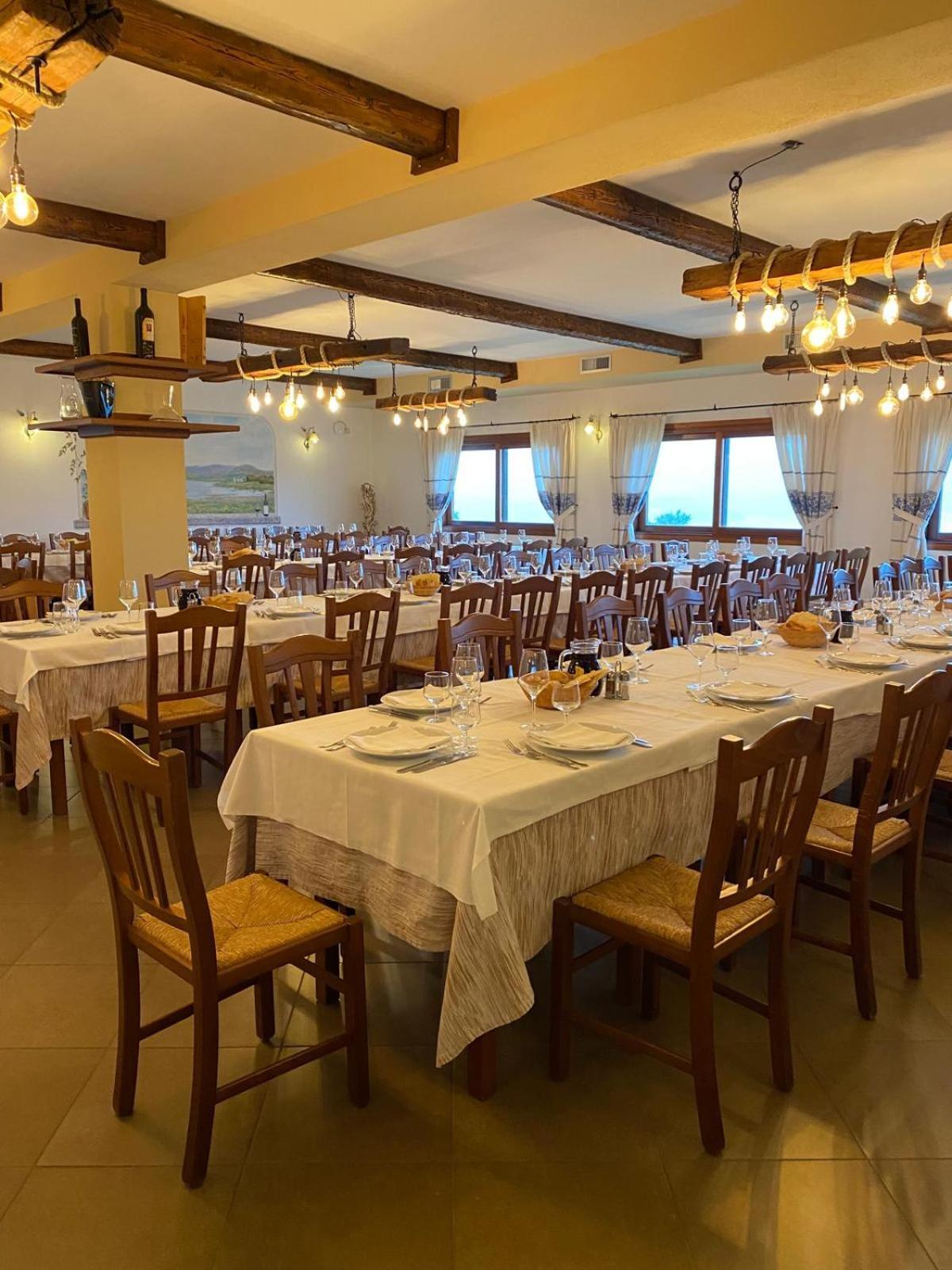Hotel Valkarana Country Relais (Adults Only) Сант'Антонио-ди-Галлура Экстерьер фото